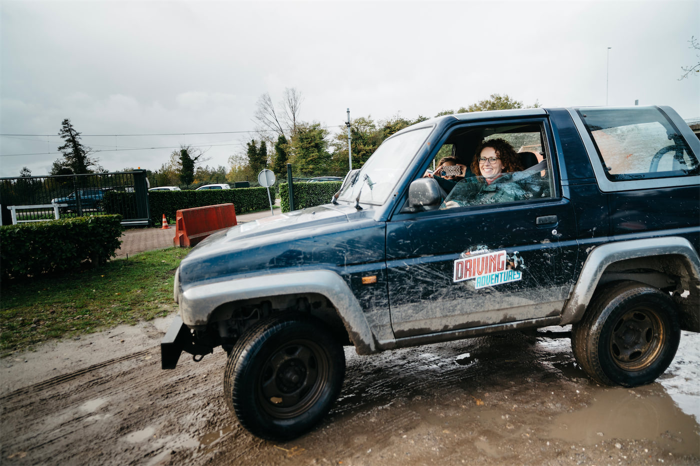 Collega's genieten van een zomers bedrijfsuitje bij Drift & Drive